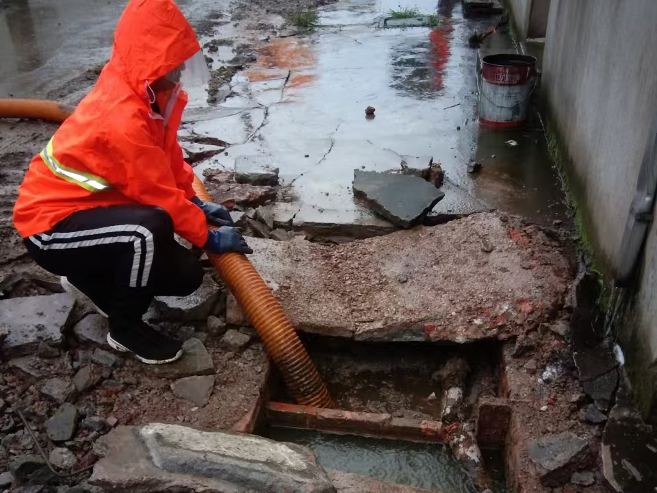 南平专业清理污水池 炜誉市政以规范流程守护城市 “肠道”